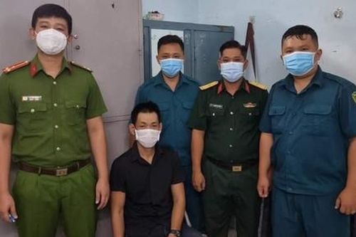 TPHCM: Bắt thanh niên tàng trữ ma túy, ra đường trong khung giờ hạn chế