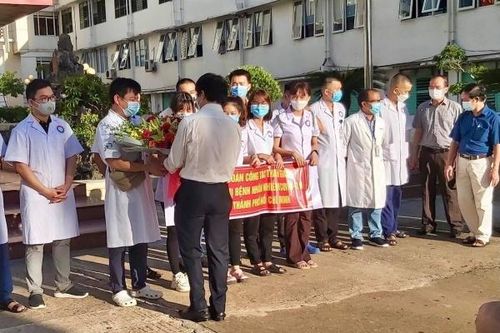 29 nhân viên y tế Quảng Bình tình nguyện vào TP.HCM chống dịch