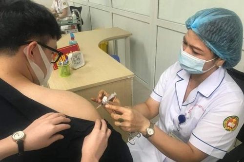 Ngày 27/7, có 230 người tiêm tiêm thử nghiệm vắc xin phòng COVID-19 Nano Covax mũi 2 giai đoạn 3