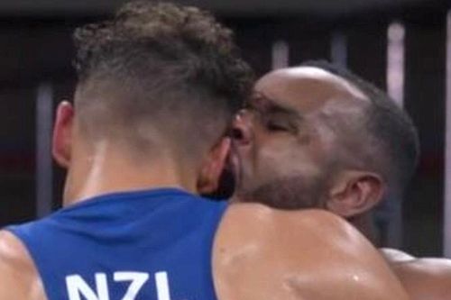 Võ sĩ boxing cắn tai đối thủ ở Olympic