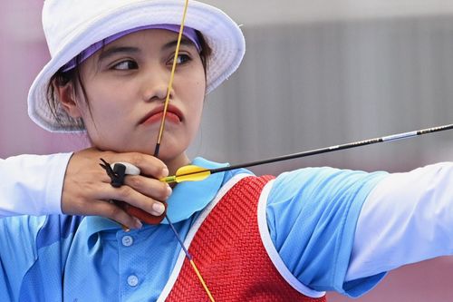 Ánh Nguyệt thua ngược cựu HCĐ Olympic