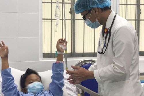 Cứu bé trai vỡ túi phình mạch máu não