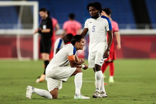 Olympic Honduras vỡ trận trước Hàn Quốc