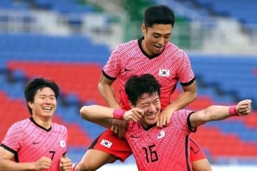 Olympic Hàn Quốc vào tứ kết sau chiến thắng 6-0