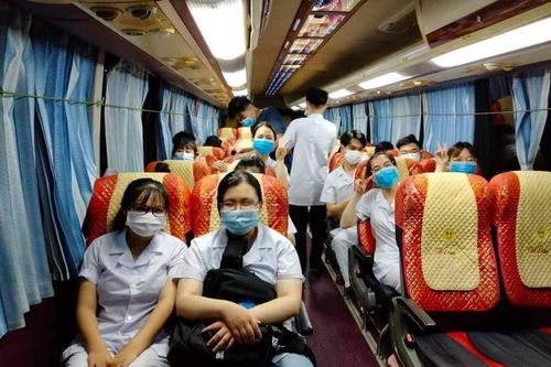 Phát hiện ca nhiễm Covid-19, Hải Dương huy động 100 nhân viên y tế đi dập dịch