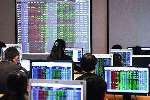 6 tháng cuối năm, rủi ro tín dụng dự báo tăng mạnh lĩnh vực chứng khoán, bất động sản