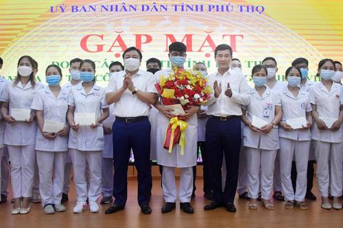 52 cán bộ y tế Phú Thọ lên đường hỗ trợ Bình Dương chống dịch
