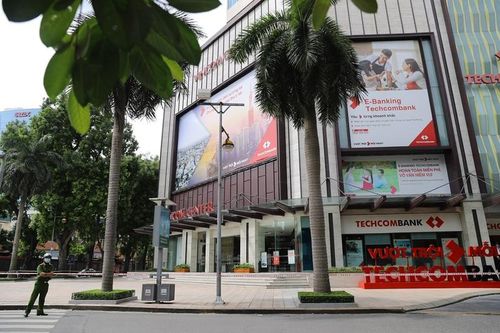 Hà Nội: Phong tỏa TTTM Vincom Bà Triệu do liên quan ca F0