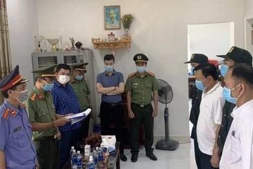 Bắt tạm giam cựu giám đốc, phó giám đốc Cảng hàng không Quốc tế Phú Bài