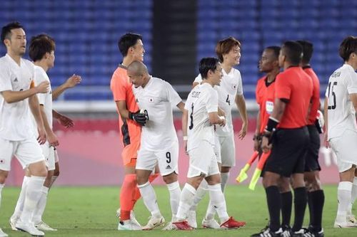 Nhấn chìm Olympic Pháp, Nhật Bản toàn thắng vòng bảng
