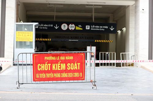 Phong tỏa tạm thời Trung tâm thương mại Vincom Bà Triệu