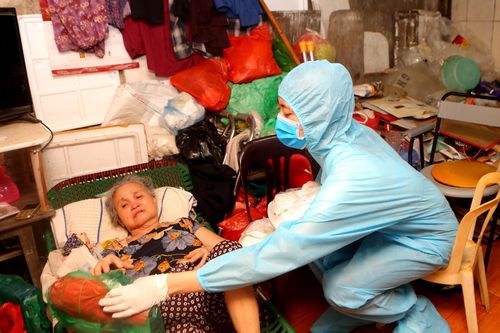 Dàn Hoa hậu tham gia chiến dịch 'Triệu bữa cơm-Hà Nội nghĩa tình'