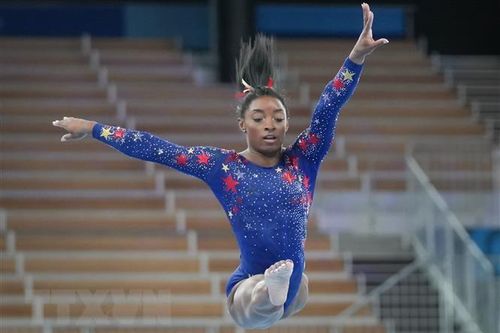 Siêu sao Simone Biles rút khỏi nội dung thể dục dụng cụ toàn năng nữ