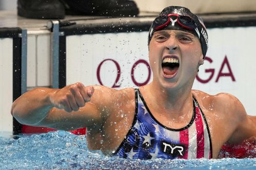 Huyền thoại K.Ledecky thắng áp đảo ở nội dung bơi 1.500m tự do nữ