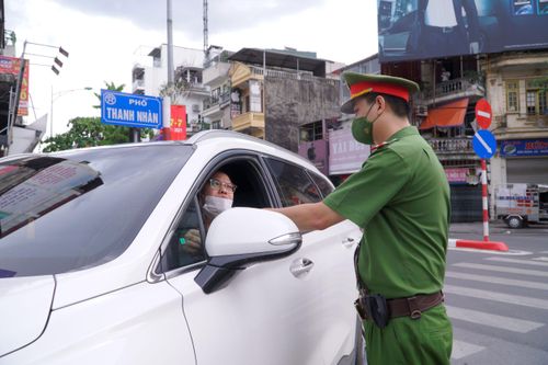 Hà Nội tăng cường xử phạt các trường hợp ra đường không chính đáng