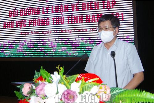 Bồi dưỡng lý luận về xây dựng và hoạt động của khu vực phòng thủ