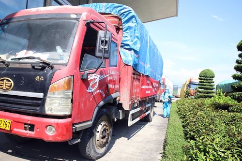 Tiếp nhận vật tư y tế do Trung Quốc hỗ trợ tỉnh Lào Cai phòng, chống dịch Covid-19