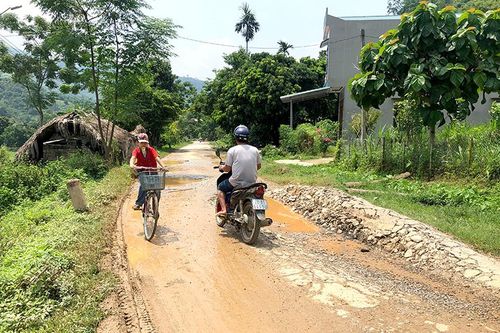 Cần sớm đầu tư xây dựng những tuyến đường xuống cấp ở Chiêm Hóa