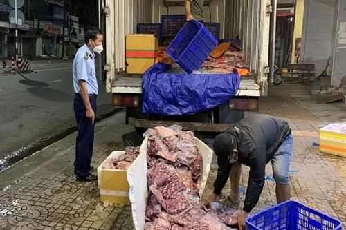 Phát hiện nhiều vụ buôn bán, vận chuyển thực phẩm không rõ nguồn gốc