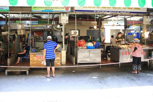 Hà Nội: Phân luồng đi chợ để phòng dịch Covid-19