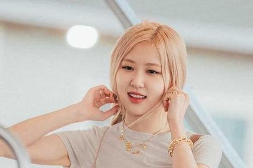 Một chi tiết trong show mới của Rosé khiến netizen nhói lòng nhớ về quá khứ của BLACKPINK