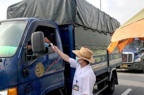 Không kiểm tra tại chốt kiểm dịch với xe chở hàng hóa có mã QR luồng xanh
