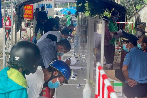 Quảng Ngãi phát hiện nhiều ca nhiễm nCoV từ số người tự phát về quê