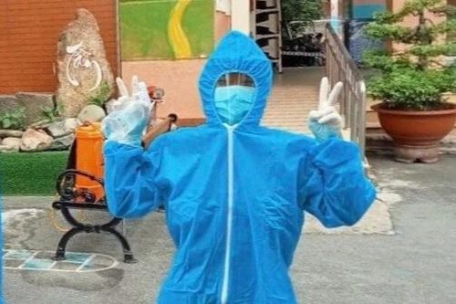 Sinh nhật khi đi chống dịch ở TP.HCM, cô gái được tặng mì tôm, hành lá