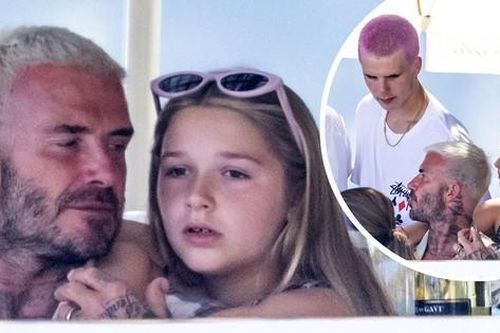 David Beckham trông con cho vợ đi chơi, Harper Seven quấn quýt bố không rời
