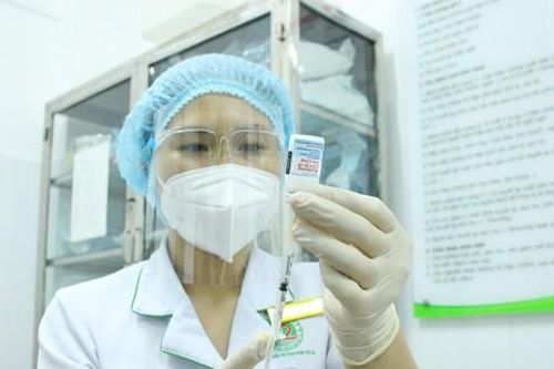TPHCM: Tiêm vắc xin COVID-19 cho tất cả những người trên 18 tuổi