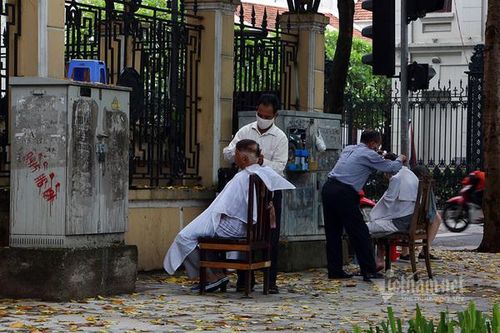 Cắt tóc khi cách ly