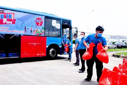 'Xe buýt siêu thị 0 đồng' phục vụ hơn 1.700 công nhân ở Hà Nội