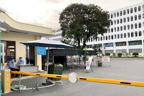 Phối hợp liên viện cứu sống mẹ con sản phụ mắc COVID-19 nguy kịch
