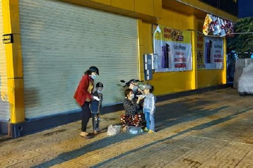An Giang: Công an gọi phà giúp dân trong đêm để về quê sau cách ly