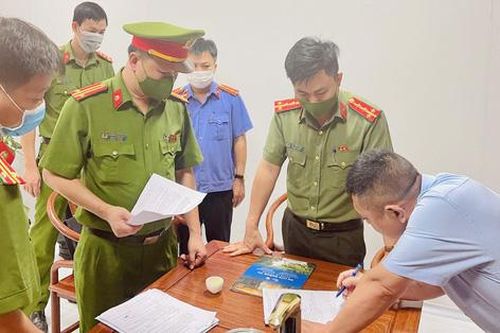 2 chuyên gia Trung Quốc bị khởi tố bị can, bắt tạm giam do buôn lậu