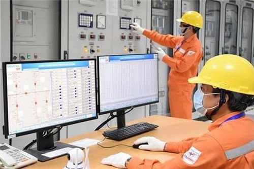 Những quan ngại đằng sau thành tựu năm 2020 của EVN