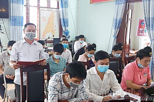 Đại biểu HĐND tỉnh tiếp xúc cử tri huyện Điện Biên Đông