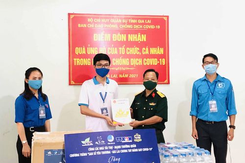 Tổ chức chương trình 'San sẻ yêu thương-Gia Lai chung tay đánh bay Covid-19'
