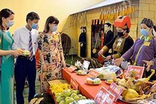 Gìn giữ và phát huy bản sắc văn hóa các dân tộc: Cách làm ở Cao LộcTin khácPhát huy vai trò công tác tuyên giáo, tạo đồng thuận xã hôịSáng mãi truyền thống 'uống nước nhớ nguồn'