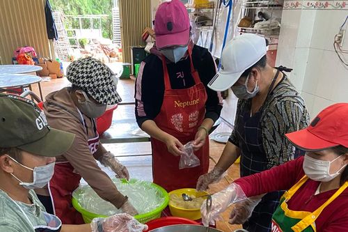 Phụ nữ Đức Trọng chung sức hỗ trợ công tác phòng chống dịch