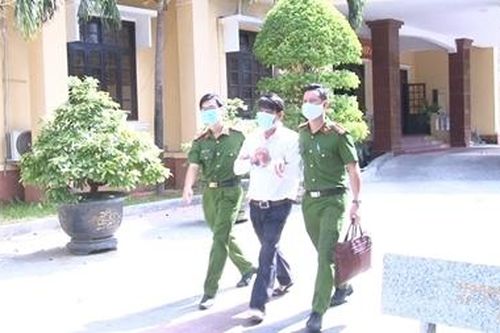 Thua lỗ vì tiền ảo, nghĩ cách 'chạy' việc để chiếm đoạt 250 triệu đồng