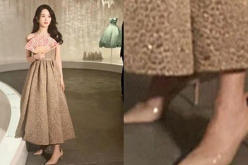 Triệu Lệ Dĩnh thường đi giày cao gót rộng hơn một size, do chân quá nhỏ hay lý do khác?