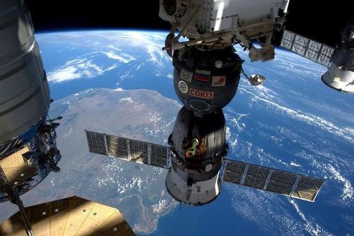 Trạm vũ trụ ISS xoay 45 độ sau sự cố của module Nga