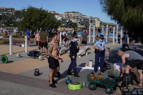 Australia điều quân đội đến Sydney sau khi số ca mắc đạt kỷ lục