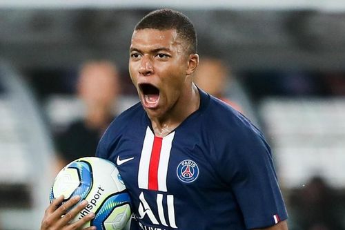 Mbappe khó chịu với PSG