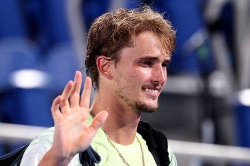 Zverev bật khóc sau khi hạ Djokovic ở bán kết Olympic