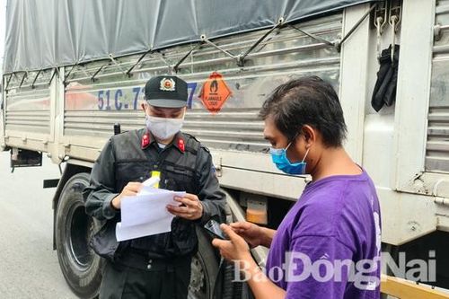 Đồng Nai: Ưu tiên tiêm vaccine phòng COVID-19 cho lái xe; hỗ trợ công nhân về quê