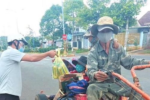 Không được tiếp tế lương thực, cả gia đình rời Lâm Đồng về Phú Yên bằng xe cày