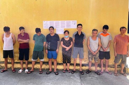 Triệt phá sới bạc chuyên nghiệp, bắt giữ 12 con bạc