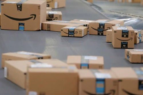Doanh số bán hàng của Amazon gây thất vọng trước khi Bezos rời ghế CEO